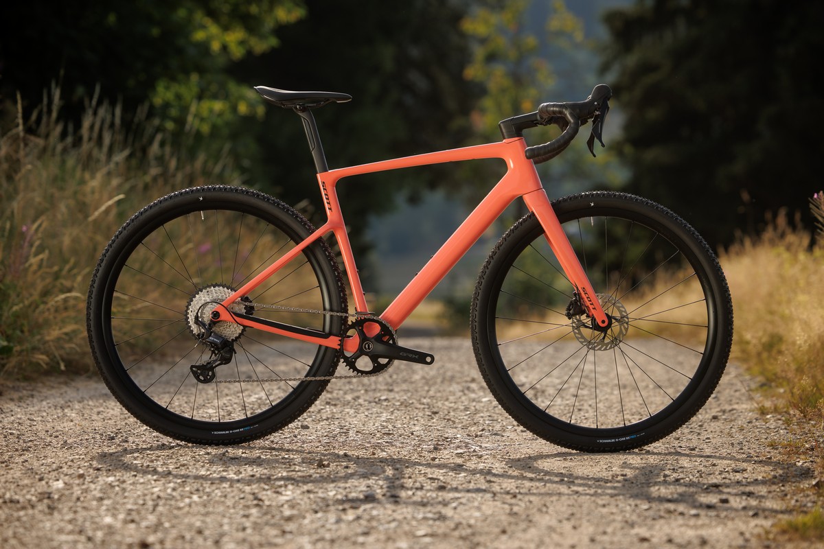 Novi Scott Addict Gravel MY27 v bočnem pogledu